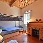 Σπίτι διακοπών Entire Village 7br 15 Guests