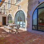 Entire Village 7br 15 Guests Σπίτι διακοπών *
