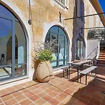 Entire Village 7br 15 Guests *