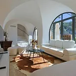 Σπίτι διακοπών Entire Village 7br 15 Guests Ollioules