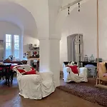 Entire Village 7br 15 Guests Σπίτι διακοπών *