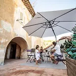 Σπίτι διακοπών Entire Village 7br 15 Guests Ollioules