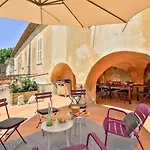 Σπίτι διακοπών Entire Village 7br 15 Guests Ollioules