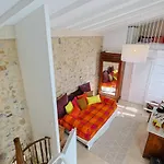 Σπίτι διακοπών Entire Village 7br 15 Guests