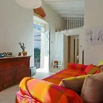 Σπίτι διακοπών Entire Village 7br 15 Guests *