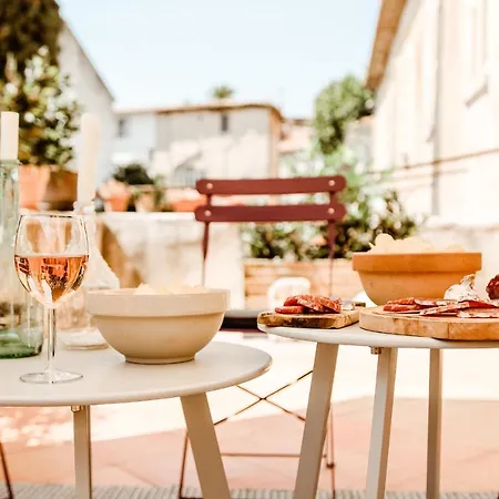 Entire Village Home 7Br 15 Guests Beach Semesterbostad