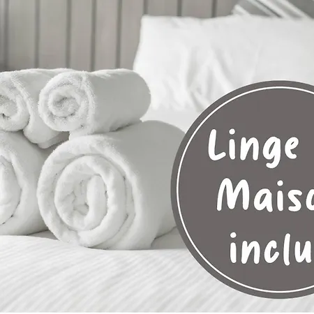 Entire Village Home 7Br 15 Guests Beach Semesterbostad *