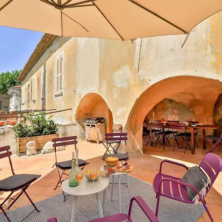 Σπίτι διακοπών Entire Village 7br 15 Guests Ollioules