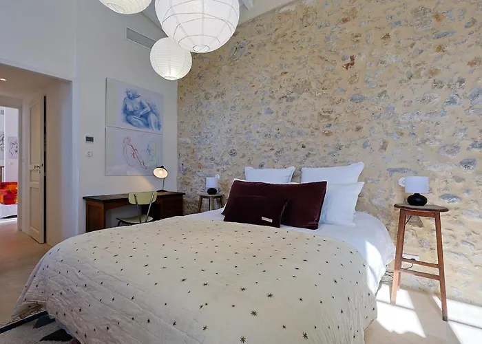 Entire Village 7br 15 Guests بيت للعطل