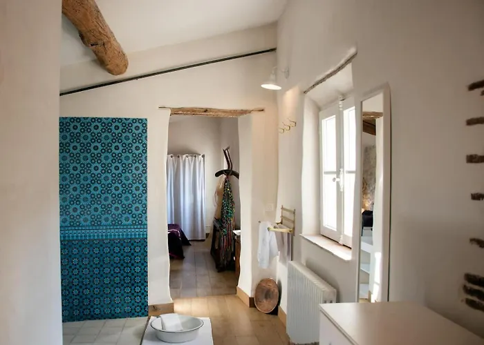 بيت للعطل Entire Village 7br 15 Guests