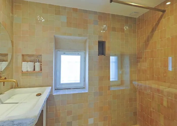 Entire Village 7br 15 Guests أوليوليه