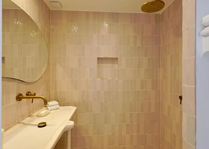 بيت للعطل Entire Village 7br 15 Guests