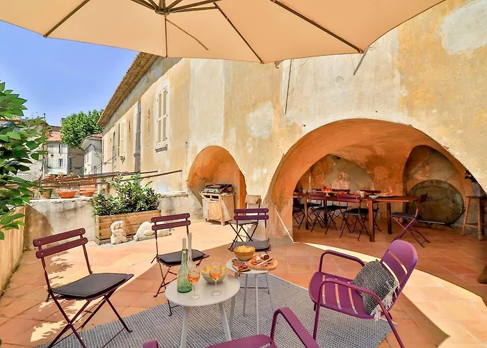 بيت للعطل Entire Village 7br 15 Guests أوليوليه