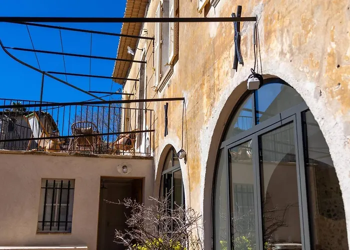 Entire Village 7br 15 Guests بيت للعطل أوليوليه