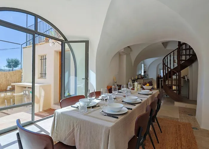 بيت للعطل Entire Village 7br 15 Guests أوليوليه