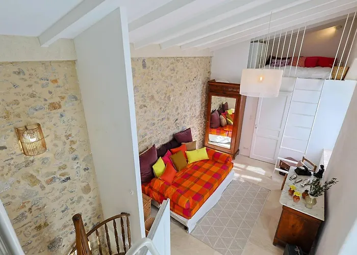 بيت للعطل Entire Village 7br 15 Guests