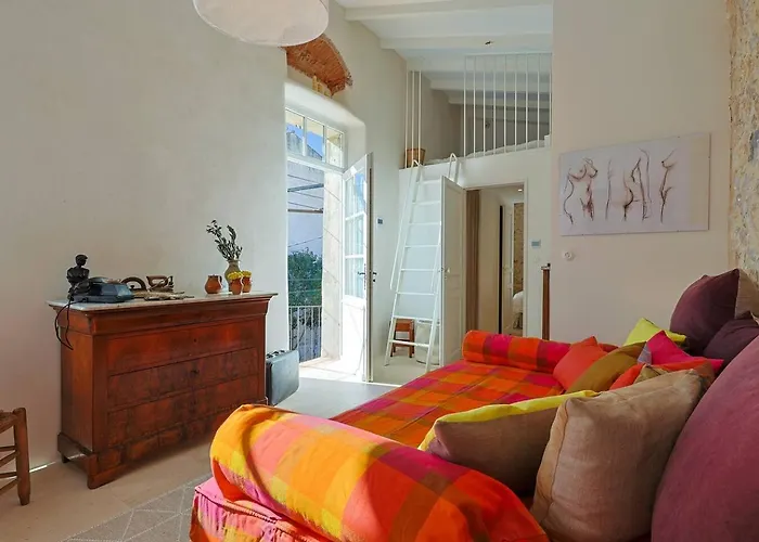 بيت للعطل Entire Village 7br 15 Guests *
