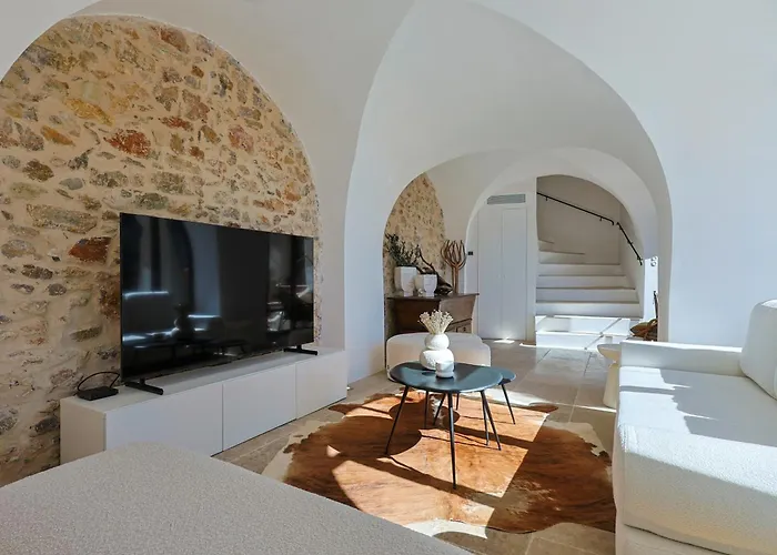Entire Village 7br 15 Guests أوليوليه
