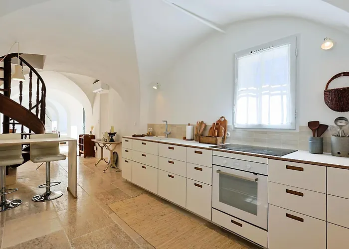 بيت للعطل Entire Village 7br 15 Guests