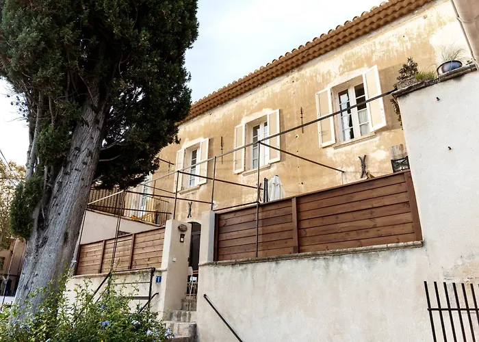 بيت للعطل Entire Village 7br 15 Guests *